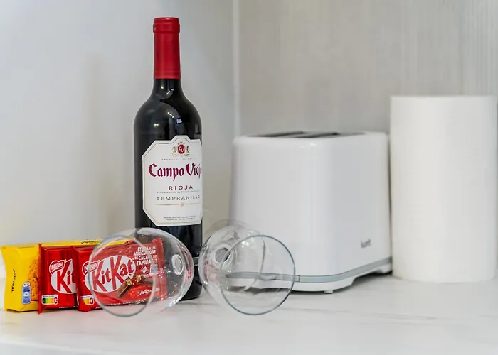 Bright Seaside In Cristianos - Achacay * Los Cristianos (Tenerife)