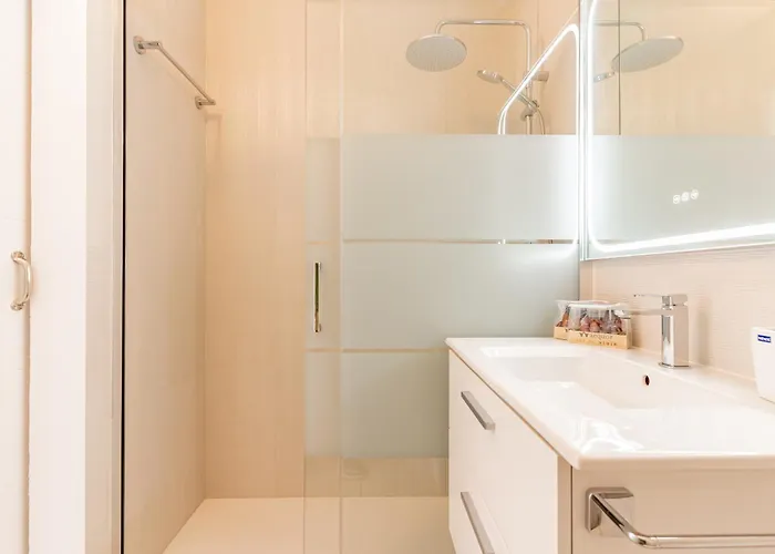 Bright Seaside In Cristianos - Achacay Apartment *