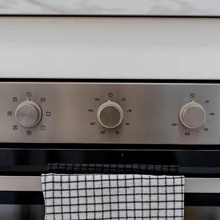 Bright Seaside In Cristianos - Achacay * Los Cristianos (Tenerife)