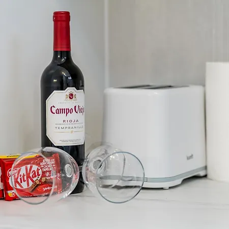 Bright Seaside In Cristianos - Achacay * Los Cristianos (Tenerife)